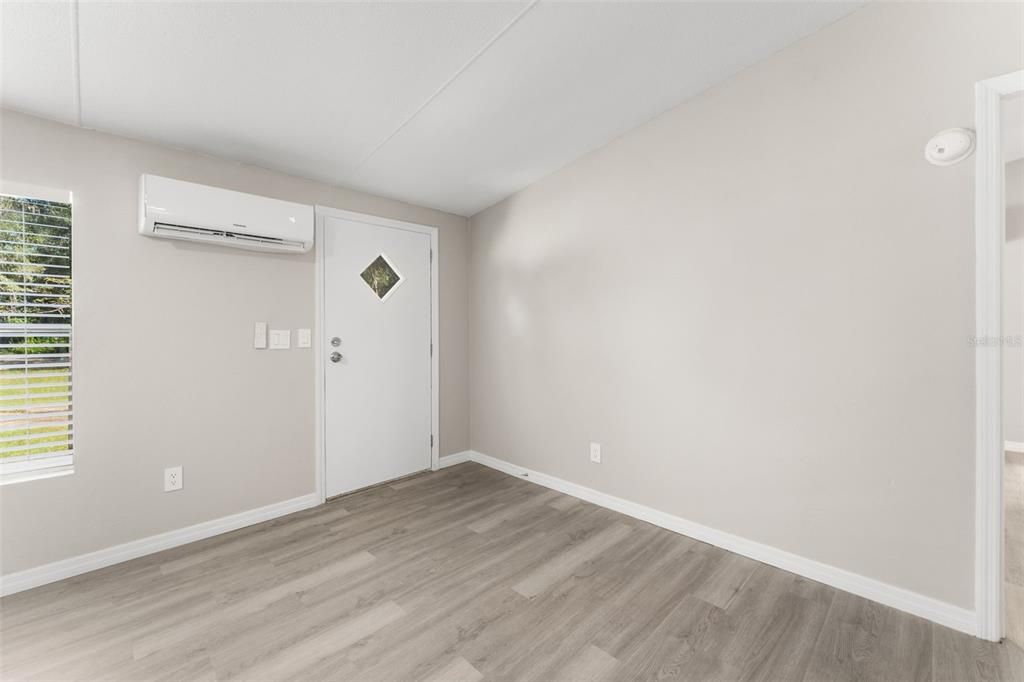 For Sale: $160,000 (3 beds, 2 baths, 1080 Square Feet)