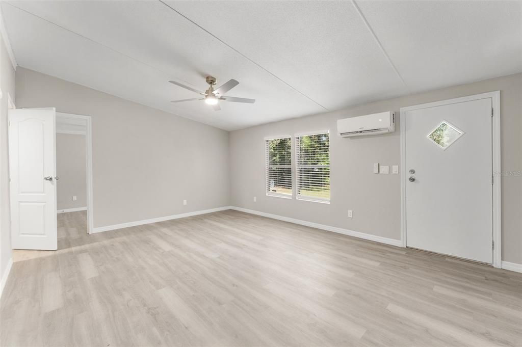 For Sale: $160,000 (3 beds, 2 baths, 1080 Square Feet)