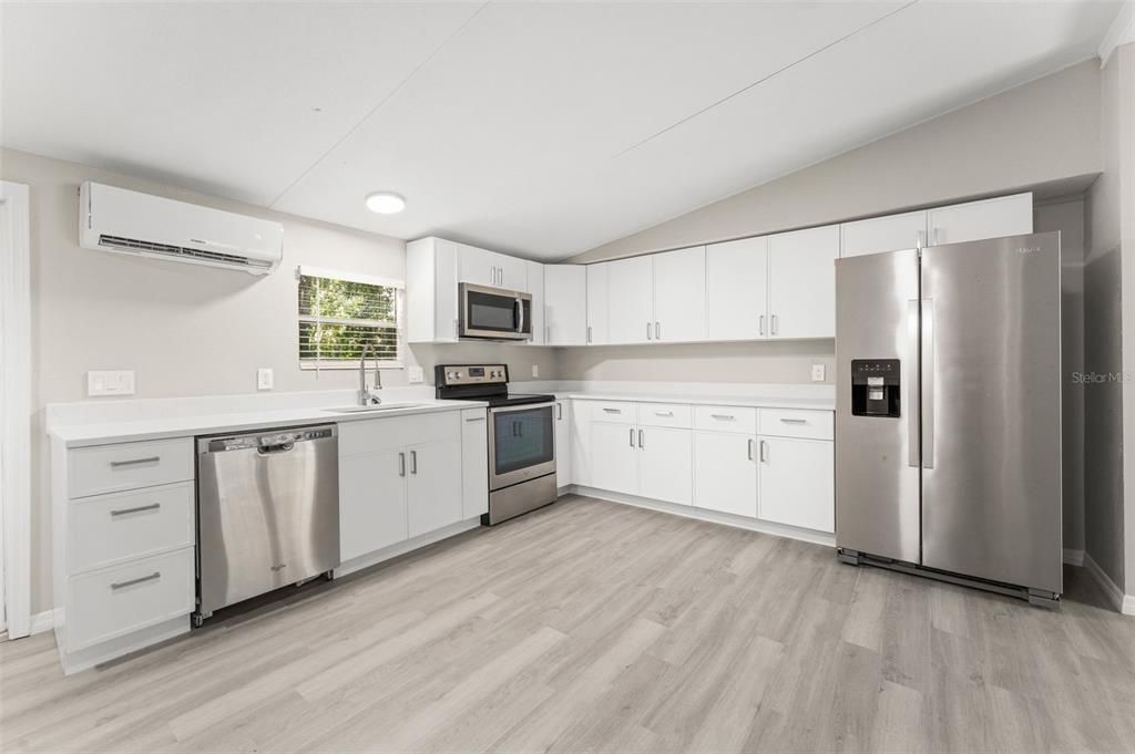 For Sale: $160,000 (3 beds, 2 baths, 1080 Square Feet)
