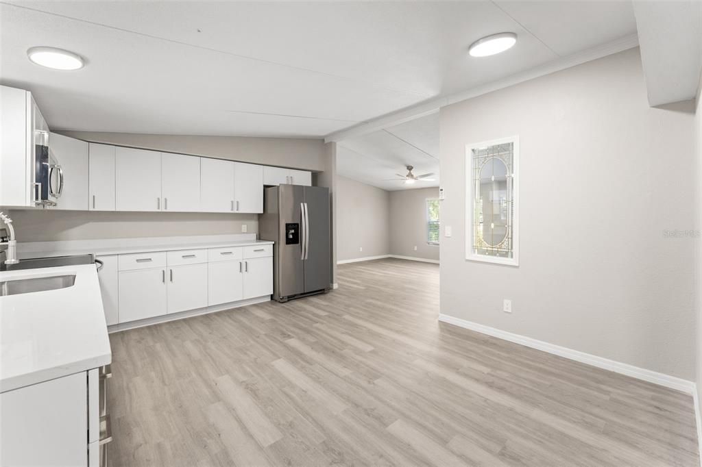 For Sale: $160,000 (3 beds, 2 baths, 1080 Square Feet)