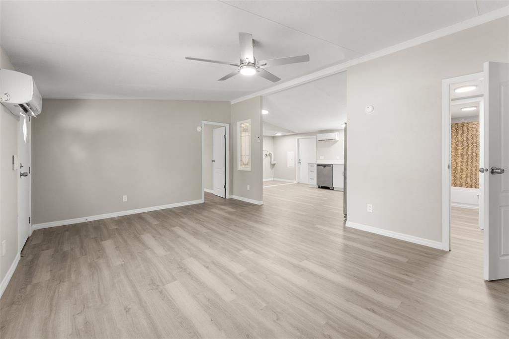 For Sale: $160,000 (3 beds, 2 baths, 1080 Square Feet)
