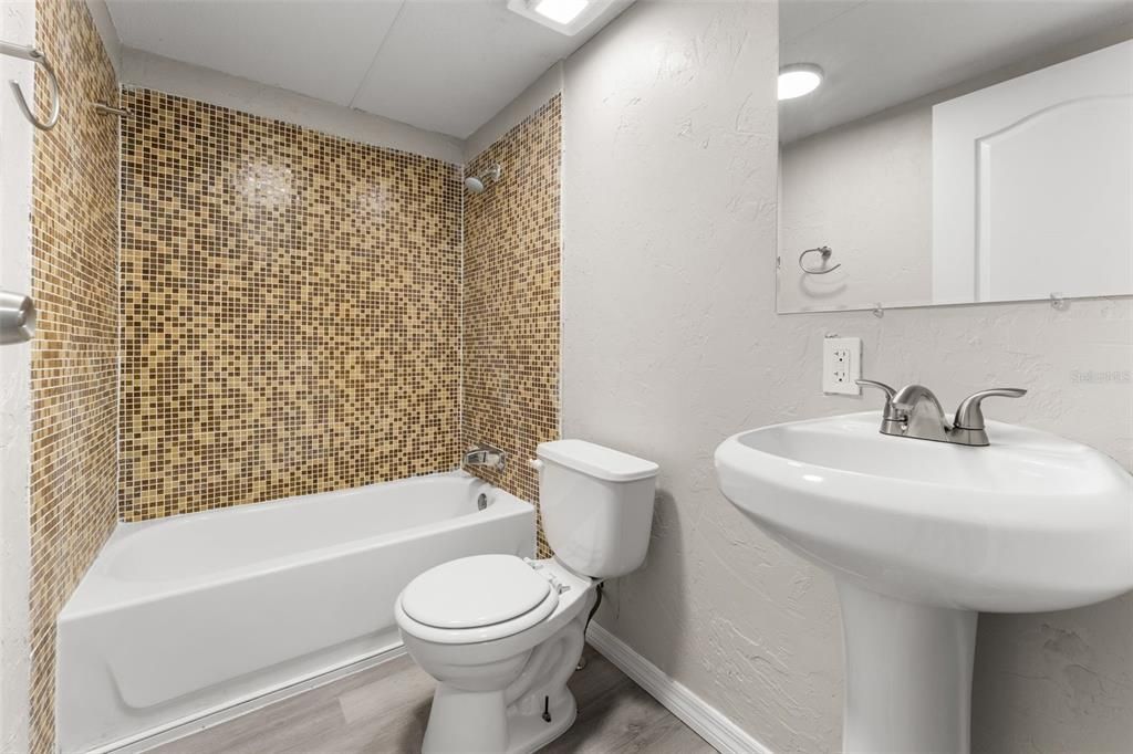 For Sale: $160,000 (3 beds, 2 baths, 1080 Square Feet)