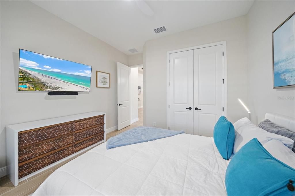 For Sale: $1,625,000 (4 beds, 5 baths, 3246 Square Feet)