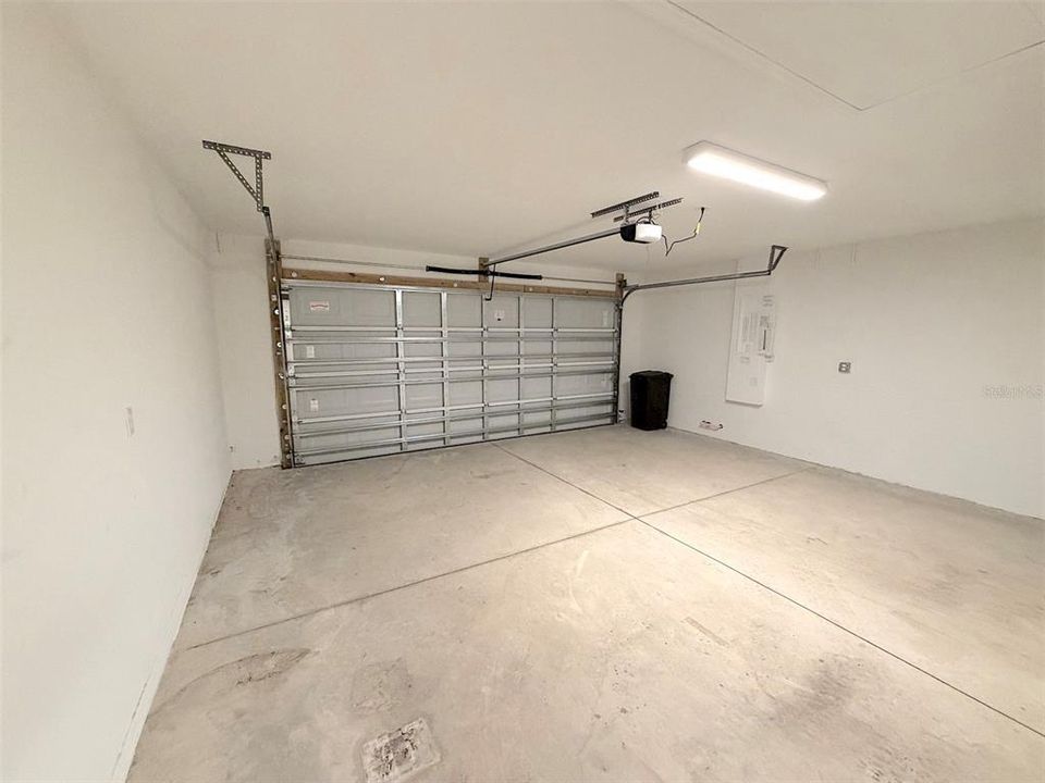 En Renta: $2,300 (4 camas, 2 baños, 2420 Pies cuadrados)