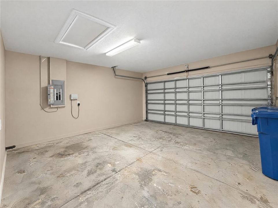 En Venta: $377,000 (4 camas, 2 baños, 2075 Pies cuadrados)