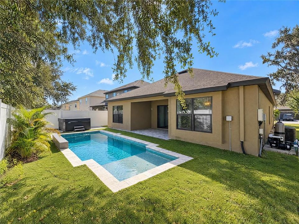 En Venta: $377,000 (4 camas, 2 baños, 2075 Pies cuadrados)