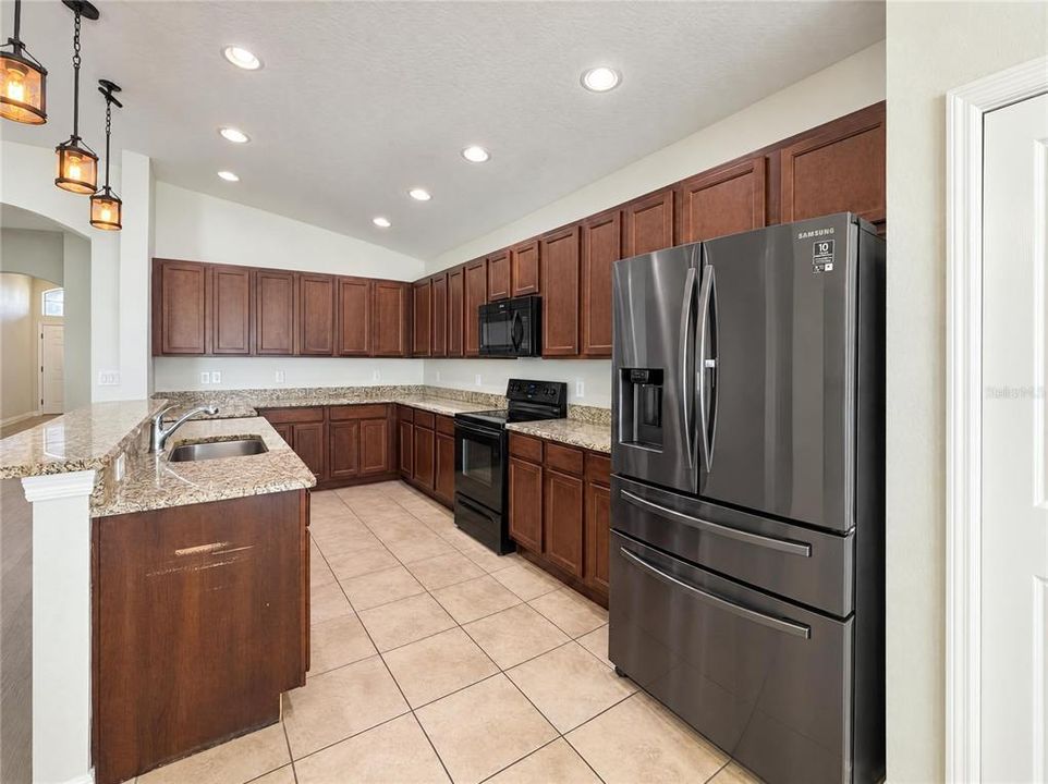 En Venta: $377,000 (4 camas, 2 baños, 2075 Pies cuadrados)