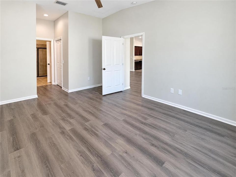 En Venta: $377,000 (4 camas, 2 baños, 2075 Pies cuadrados)