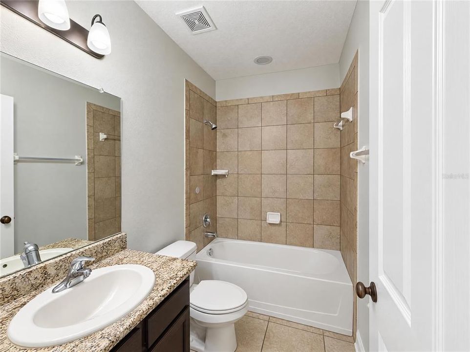 En Venta: $377,000 (4 camas, 2 baños, 2075 Pies cuadrados)