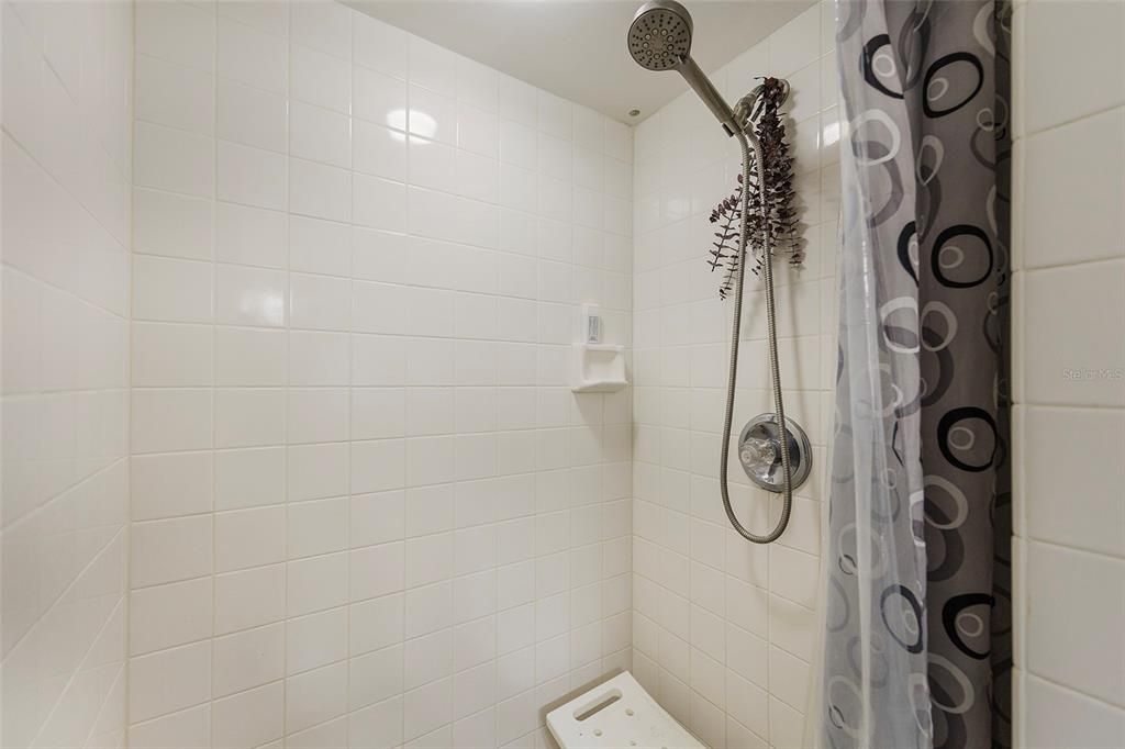 En Venta: $249,900 (2 camas, 2 baños, 1013 Pies cuadrados)