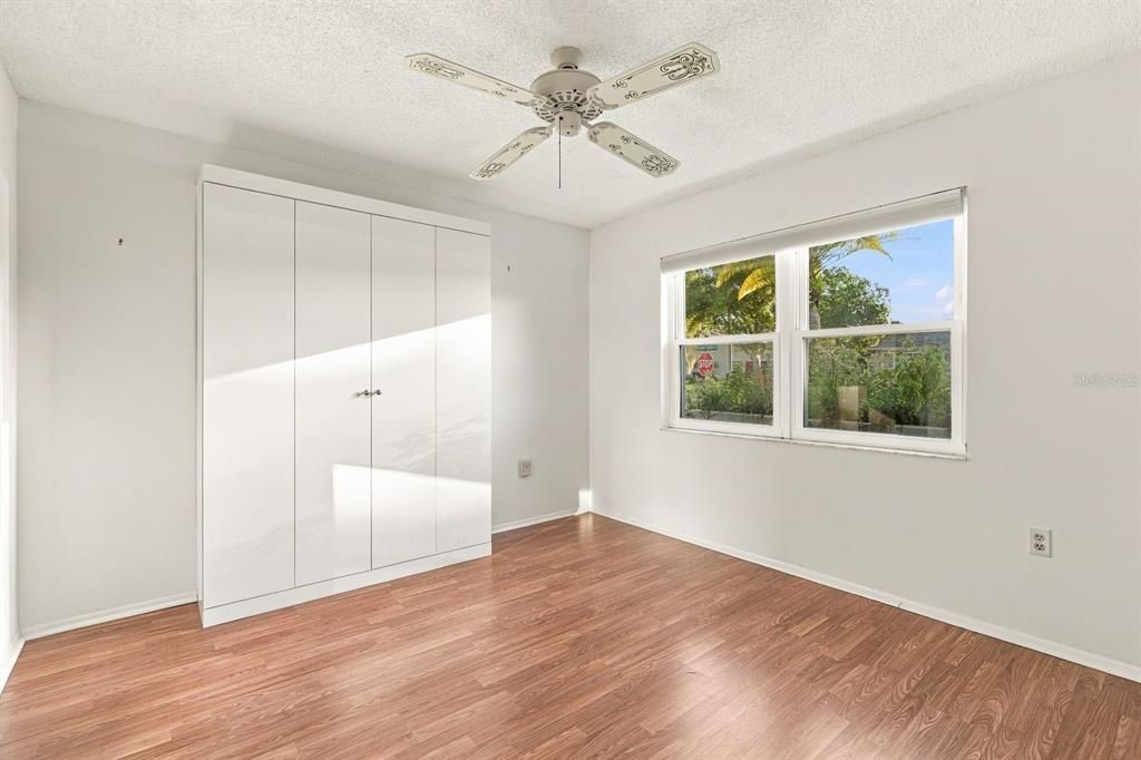 For Sale: $475,000 (3 beds, 2 baths, 2086 Square Feet)