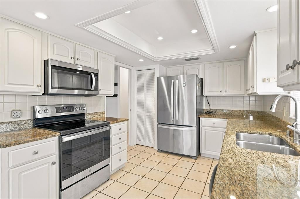For Sale: $475,000 (3 beds, 2 baths, 2086 Square Feet)
