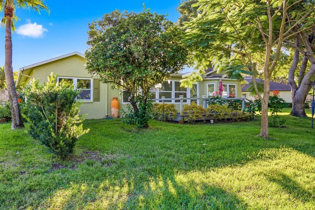 For Sale: $475,000 (3 beds, 2 baths, 2086 Square Feet)
