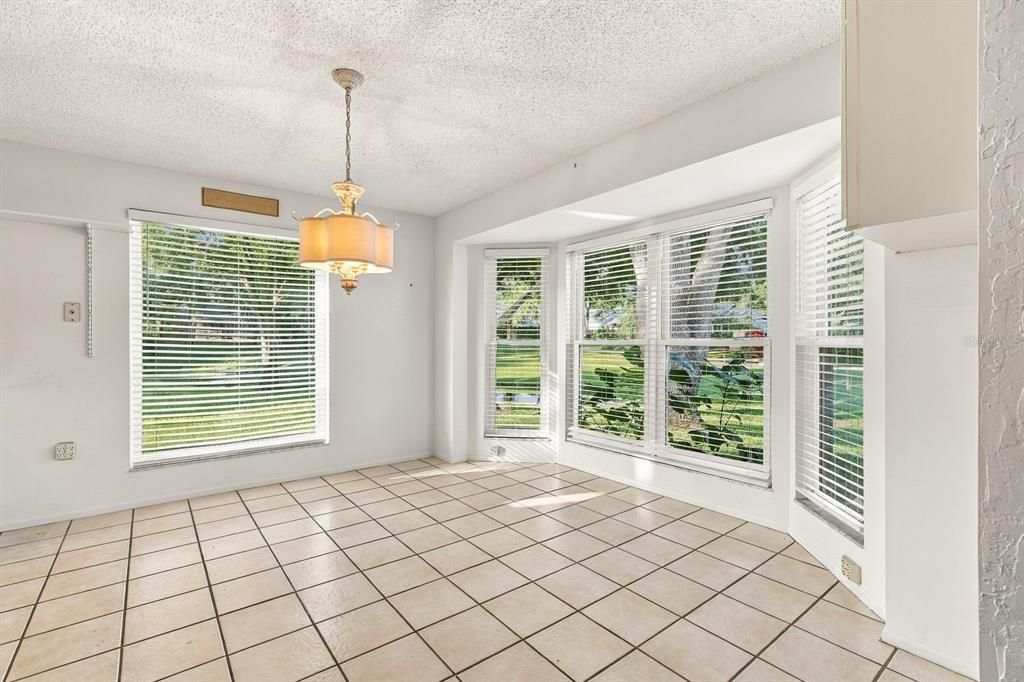 For Sale: $475,000 (3 beds, 2 baths, 2086 Square Feet)
