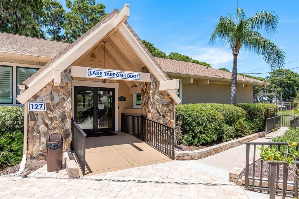 For Sale: $475,000 (3 beds, 2 baths, 2086 Square Feet)