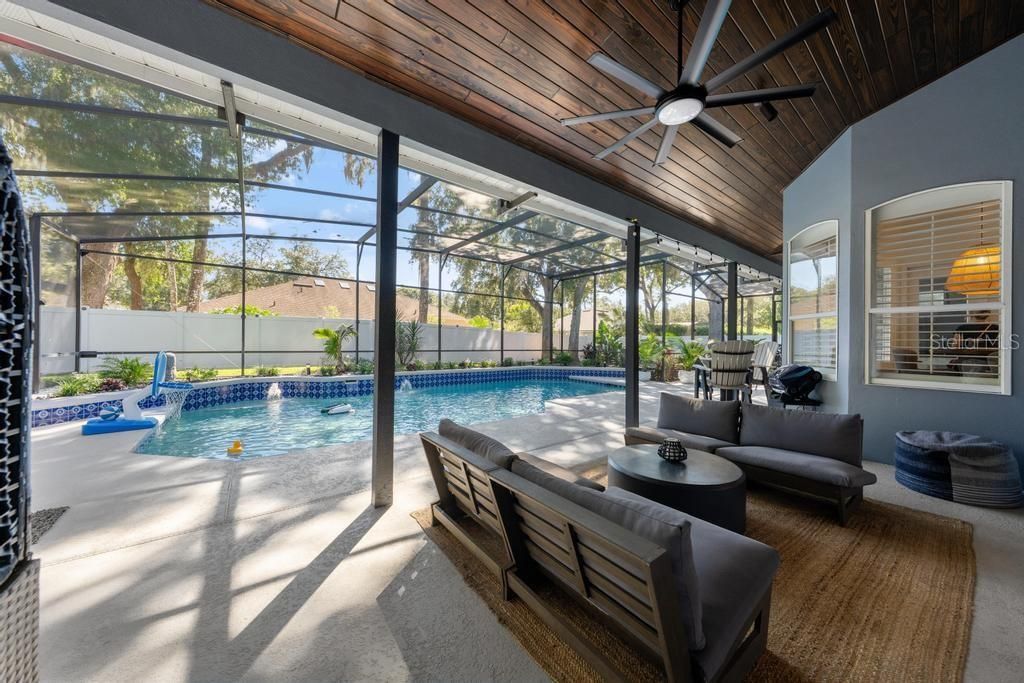 En Venta: $729,900 (4 camas, 2 baños, 2708 Pies cuadrados)