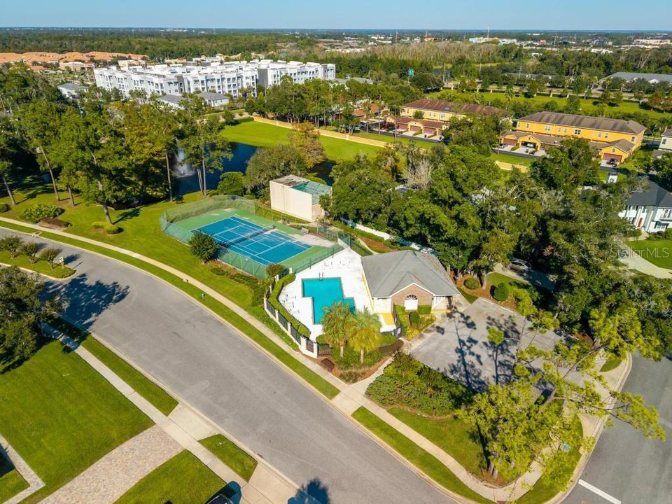 En Venta: $729,900 (4 camas, 2 baños, 2708 Pies cuadrados)