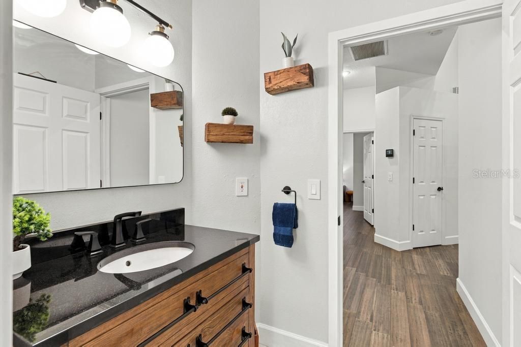 En Venta: $729,900 (4 camas, 2 baños, 2708 Pies cuadrados)