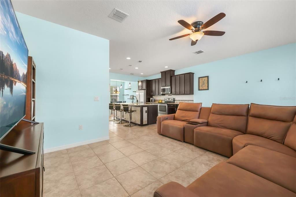 For Sale: $455,000 (3 beds, 2 baths, 1725 Square Feet)