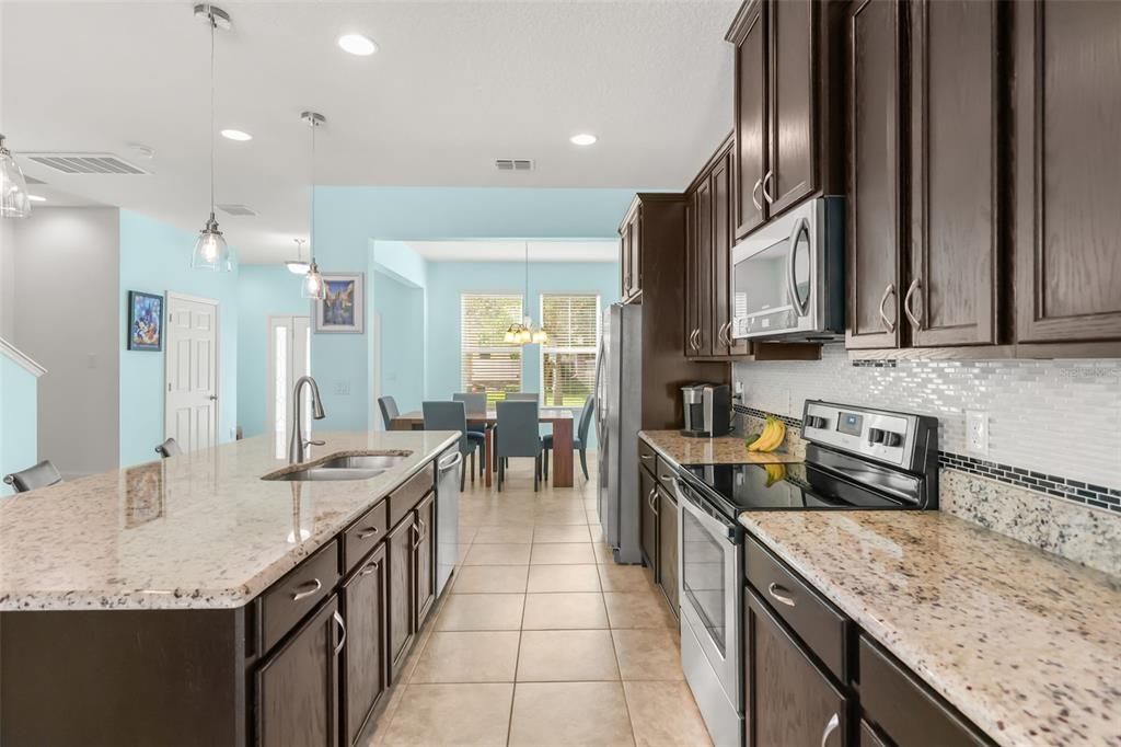 For Sale: $455,000 (3 beds, 2 baths, 1725 Square Feet)
