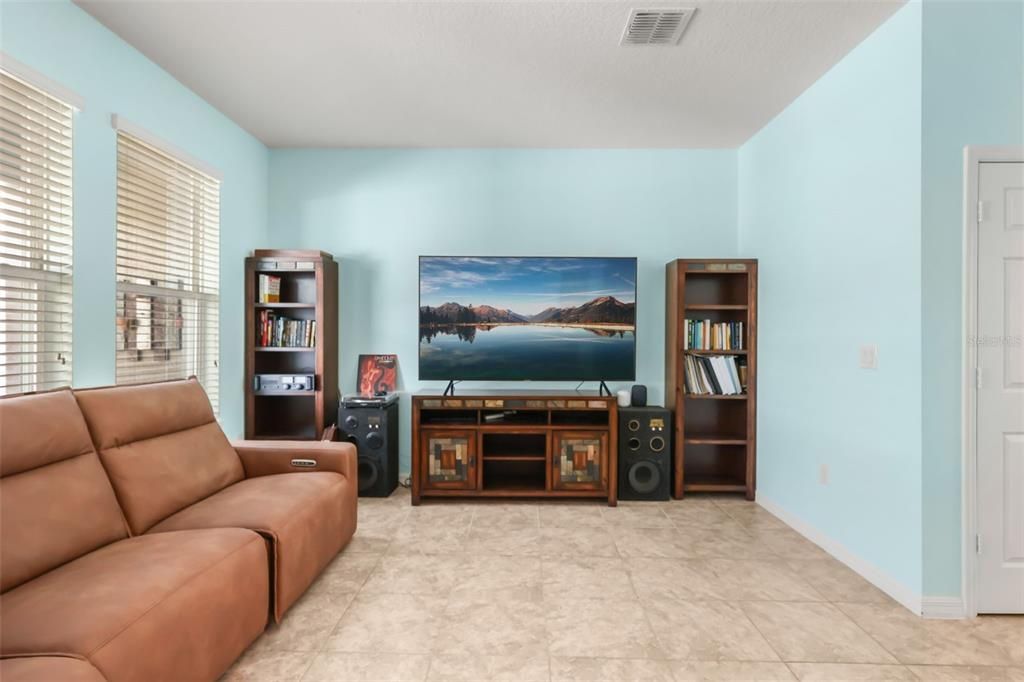 For Sale: $455,000 (3 beds, 2 baths, 1725 Square Feet)