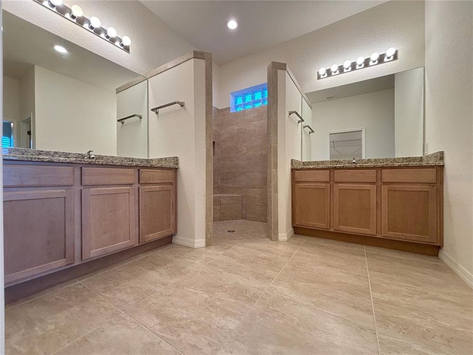 En Venta: $415,000 (3 camas, 2 baños, 2057 Pies cuadrados)