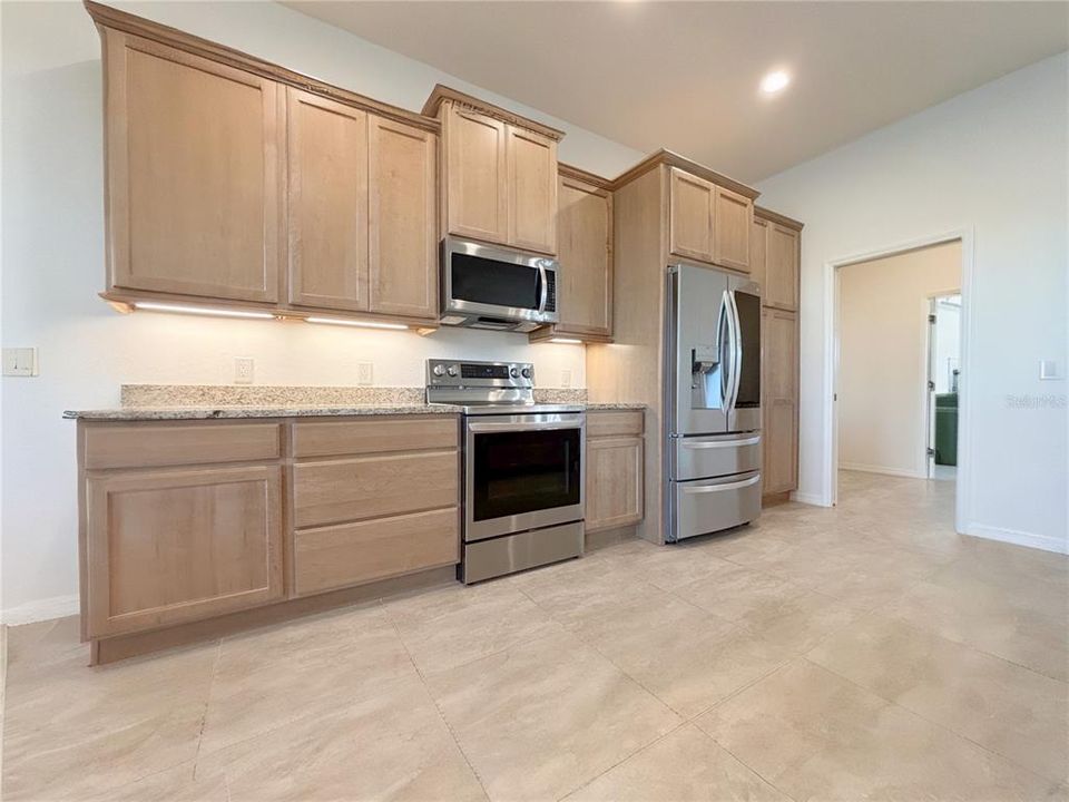En Venta: $415,000 (3 camas, 2 baños, 2057 Pies cuadrados)