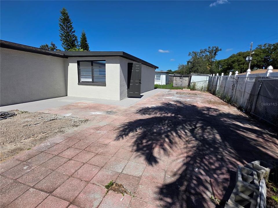 For Sale: $329,000 (4 beds, 3 baths, 1584 Square Feet)