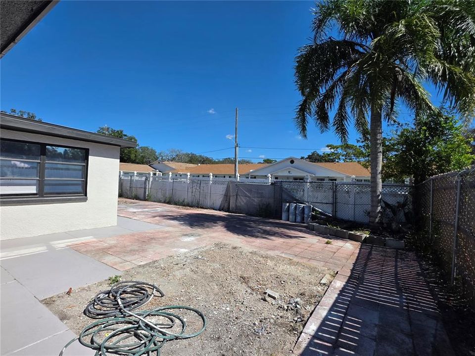 For Sale: $329,000 (4 beds, 3 baths, 1584 Square Feet)