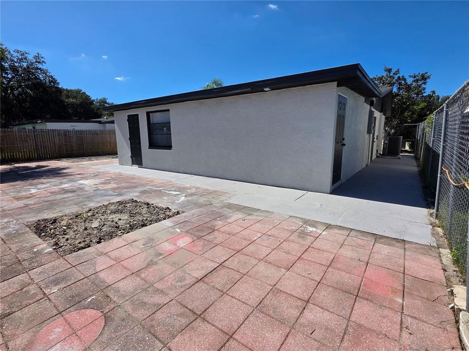 For Sale: $329,000 (4 beds, 3 baths, 1584 Square Feet)
