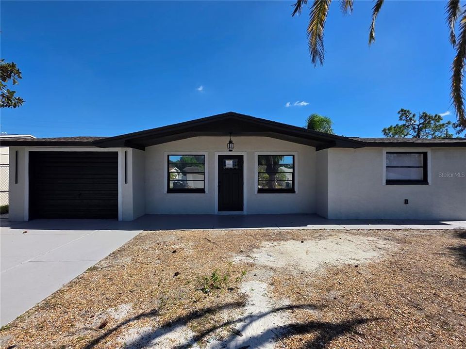 For Sale: $329,000 (4 beds, 3 baths, 1584 Square Feet)