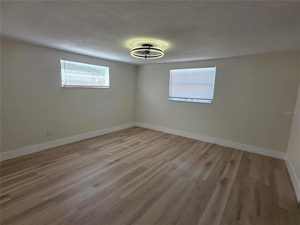 For Sale: $329,000 (4 beds, 3 baths, 1584 Square Feet)