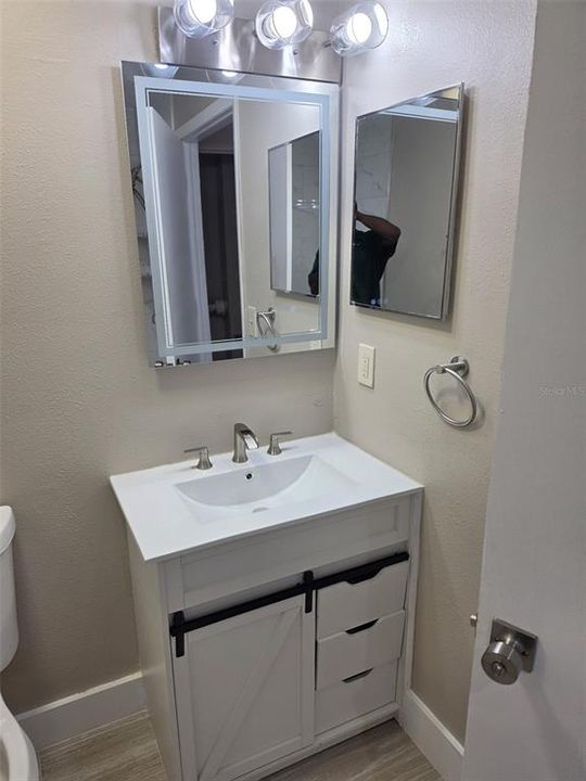 For Rent: $1,800 (2 beds, 1 baths, 800 Square Feet)