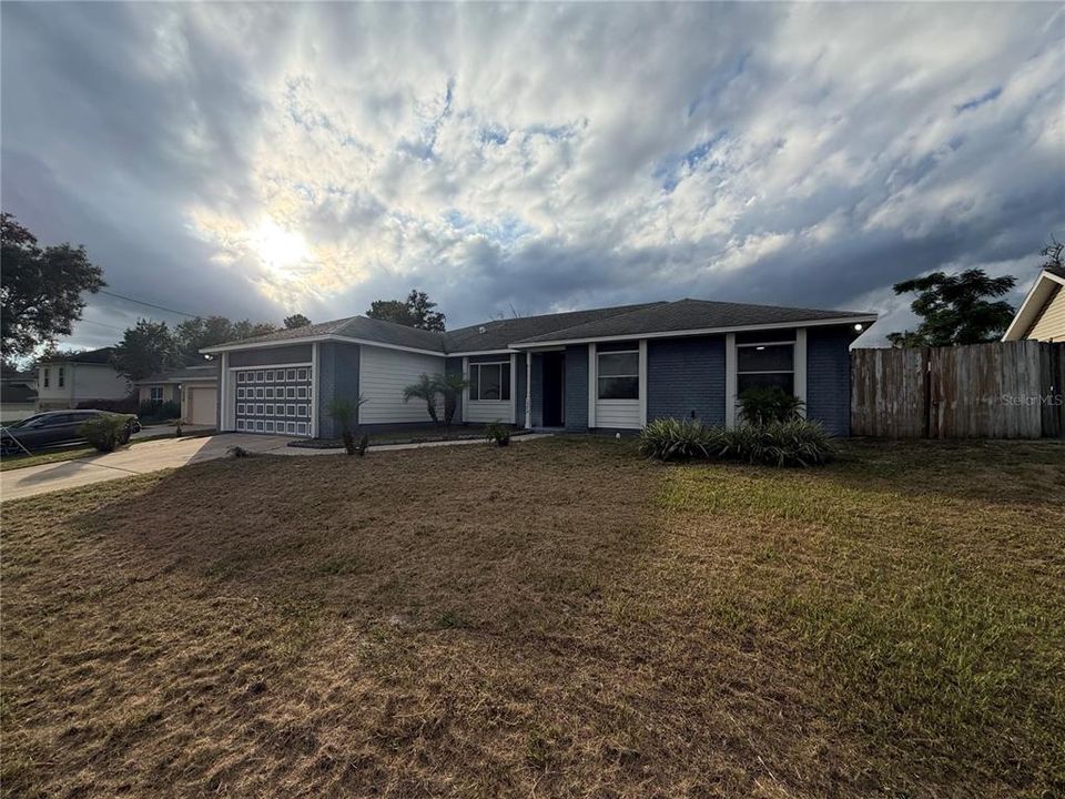 En Venta: $322,000 (3 camas, 2 baños, 1817 Pies cuadrados)