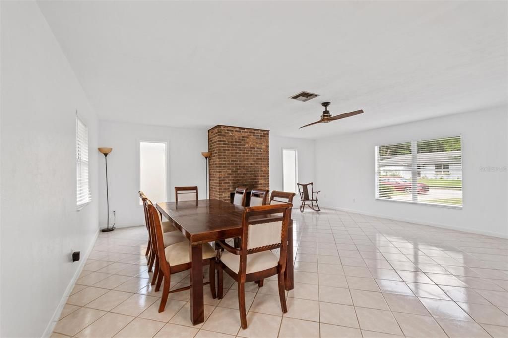 For Sale: $349,500 (4 beds, 2 baths, 2132 Square Feet)