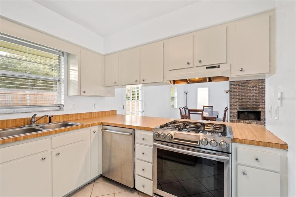 For Sale: $349,500 (4 beds, 2 baths, 2132 Square Feet)