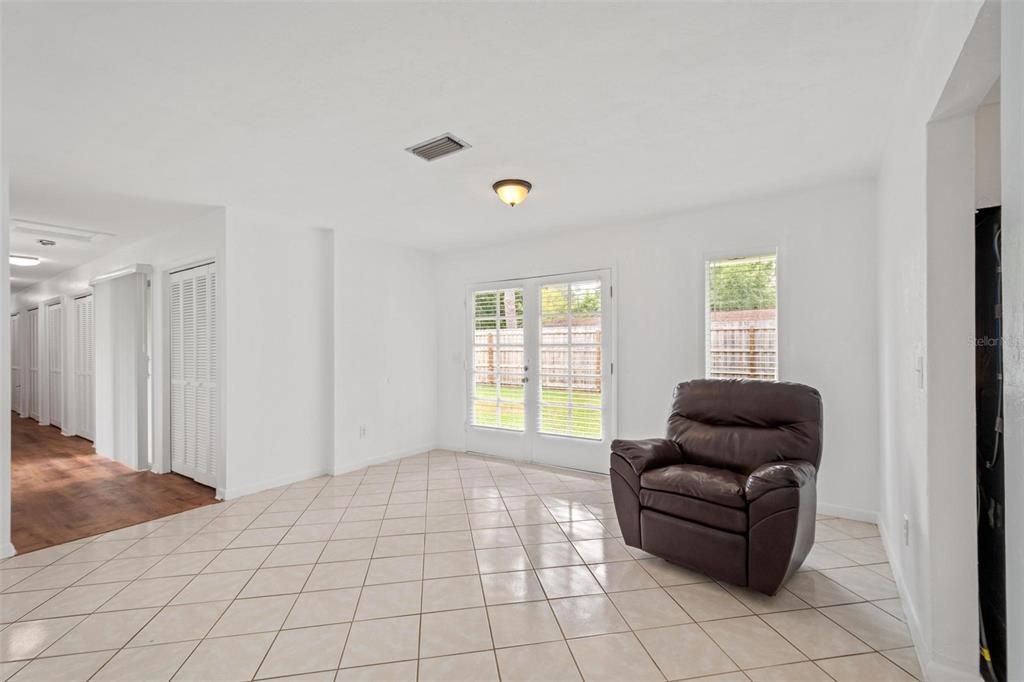For Sale: $349,500 (4 beds, 2 baths, 2132 Square Feet)