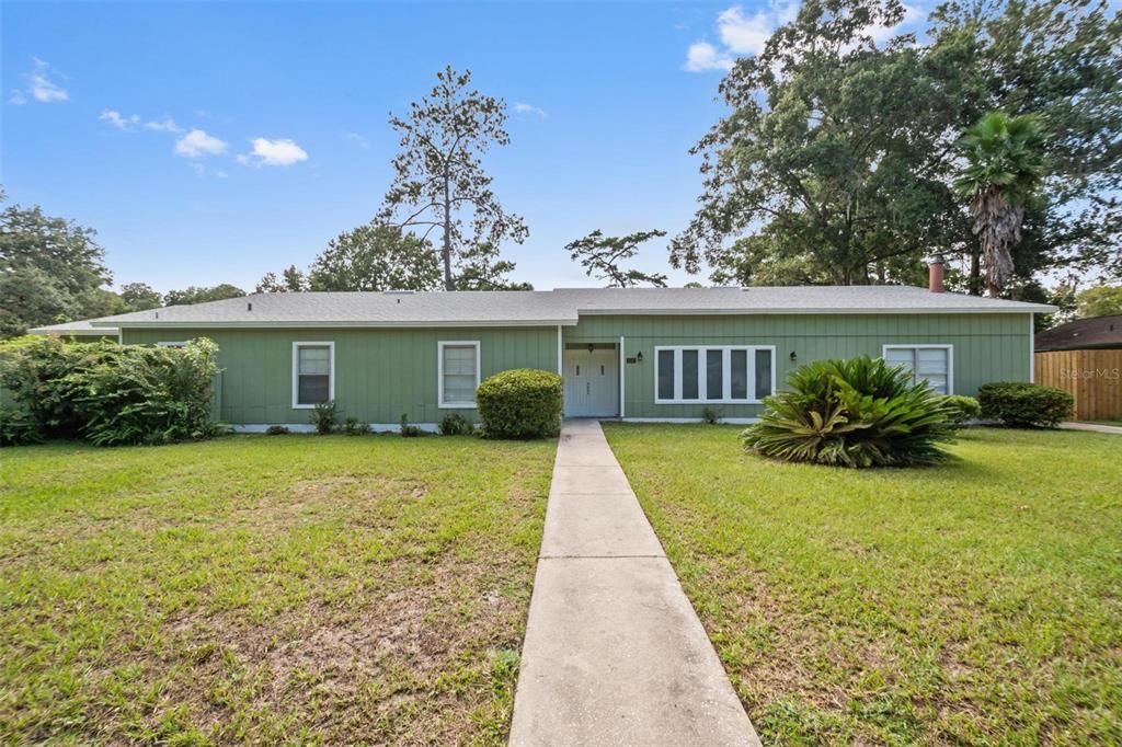 For Sale: $349,500 (4 beds, 2 baths, 2132 Square Feet)