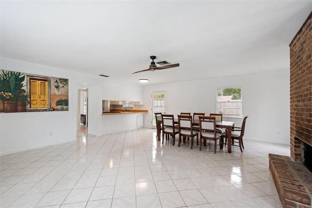 For Sale: $349,500 (4 beds, 2 baths, 2132 Square Feet)