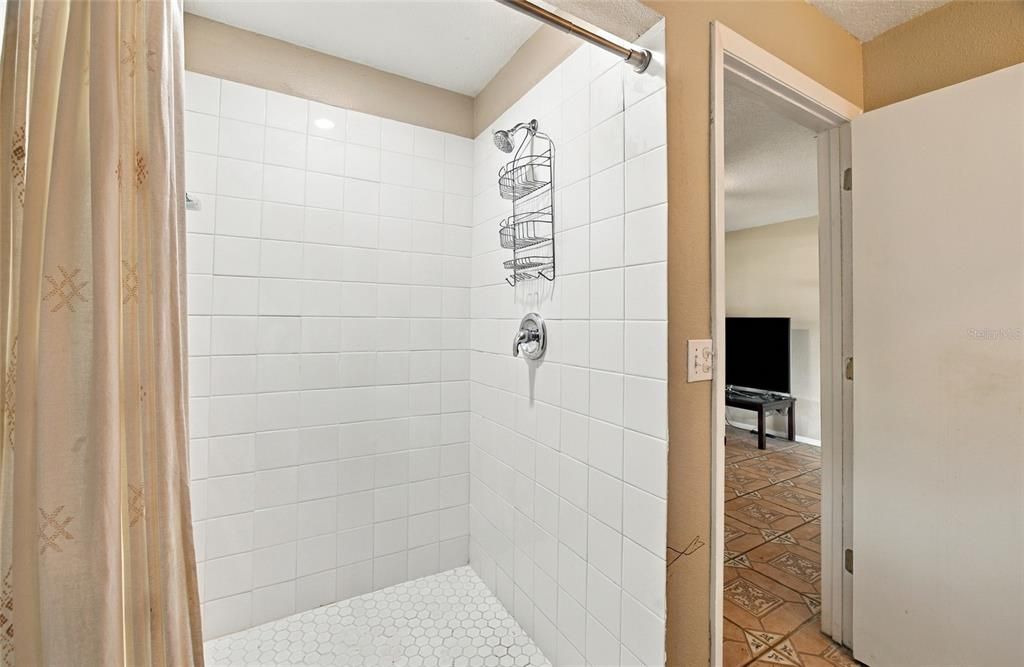 For Sale: $690,000 (5 beds, 4 baths, 3760 Square Feet)