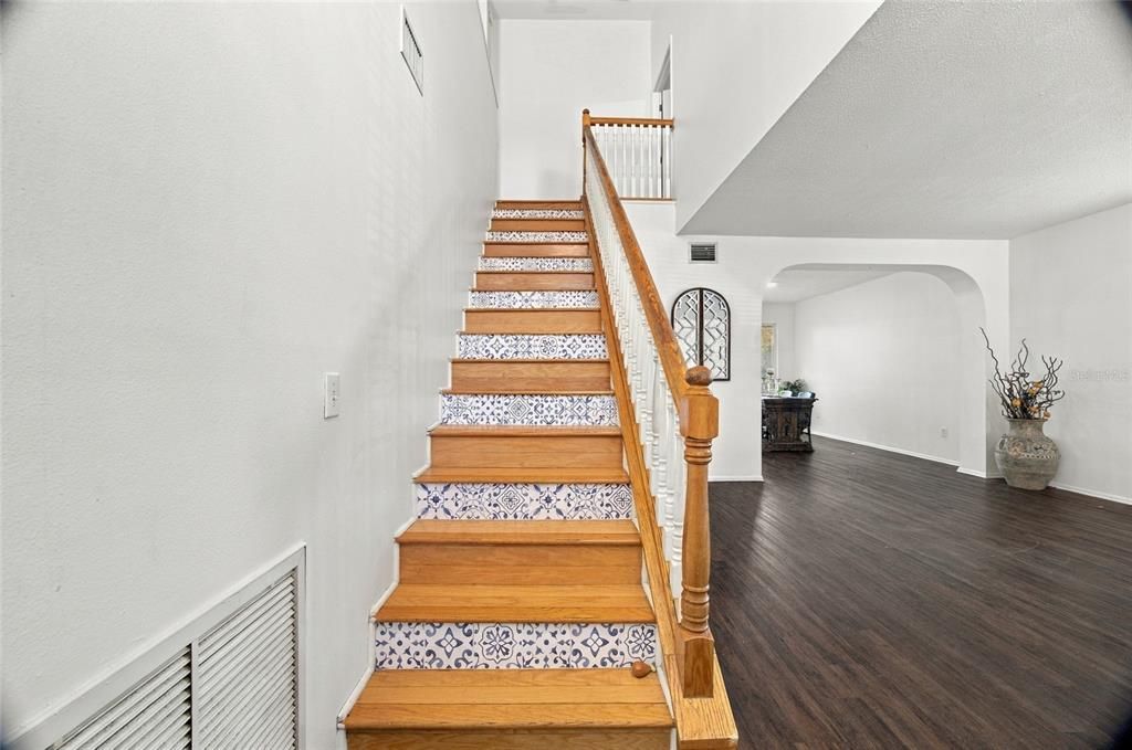 For Sale: $690,000 (5 beds, 4 baths, 3760 Square Feet)