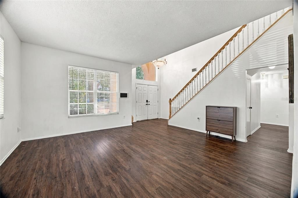 For Sale: $690,000 (5 beds, 4 baths, 3760 Square Feet)