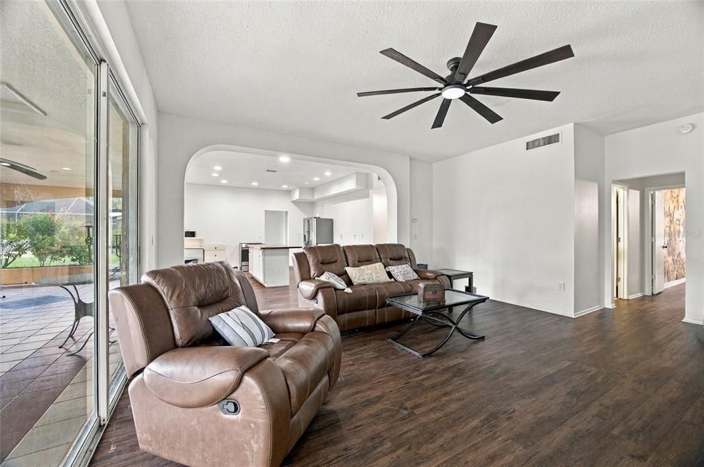 For Sale: $690,000 (5 beds, 4 baths, 3760 Square Feet)