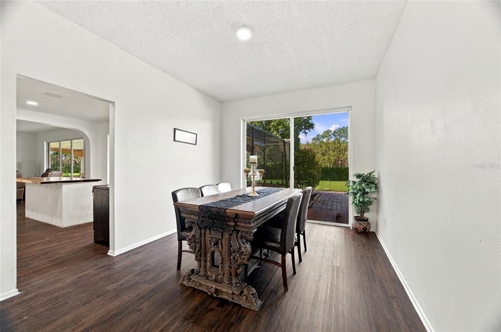 For Sale: $690,000 (5 beds, 4 baths, 3760 Square Feet)