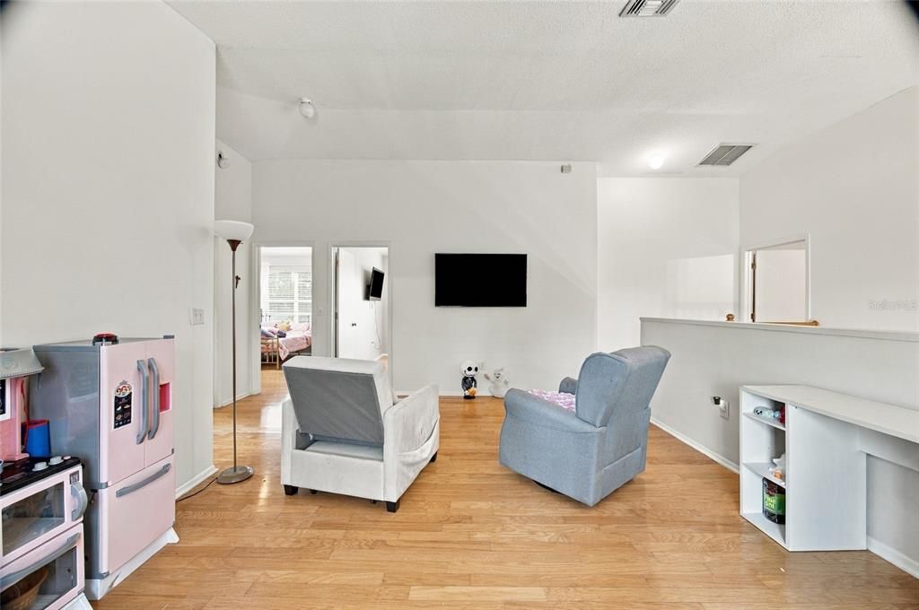 For Sale: $690,000 (5 beds, 4 baths, 3760 Square Feet)