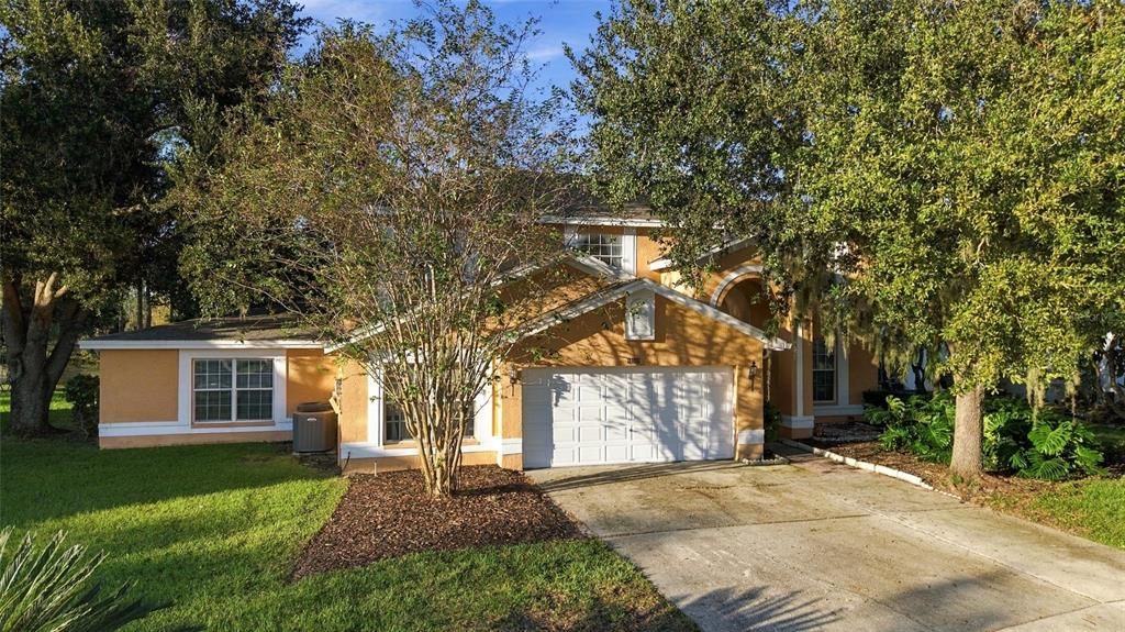 For Sale: $690,000 (5 beds, 4 baths, 3760 Square Feet)