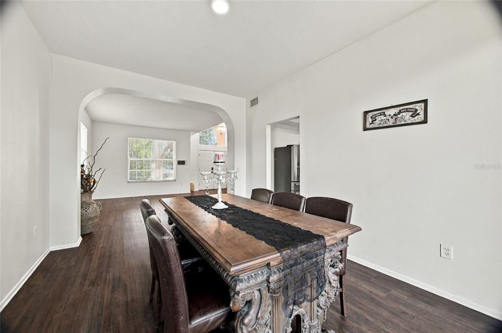 For Sale: $690,000 (5 beds, 4 baths, 3760 Square Feet)