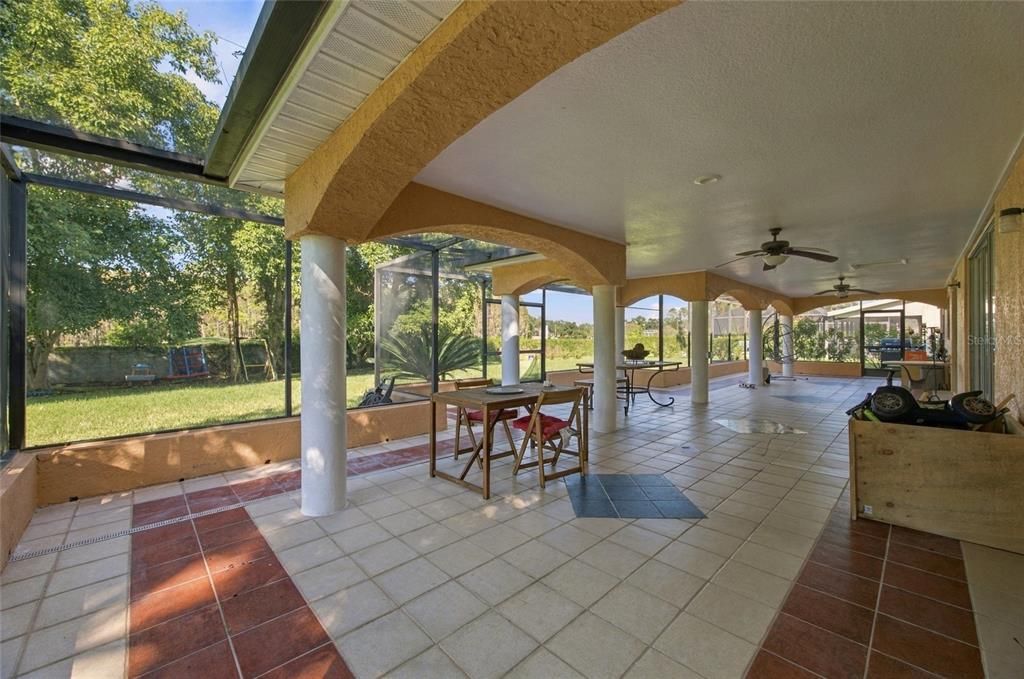 For Sale: $690,000 (5 beds, 4 baths, 3760 Square Feet)