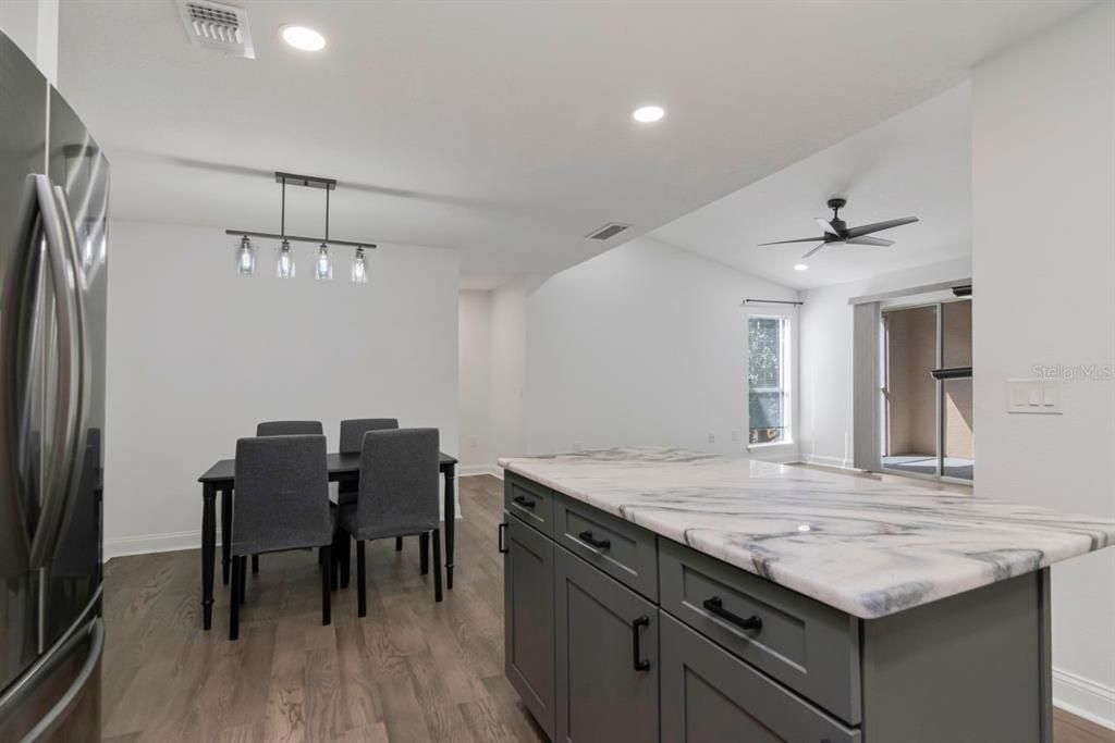 En Venta: $195,000 (2 camas, 2 baños, 1164 Pies cuadrados)