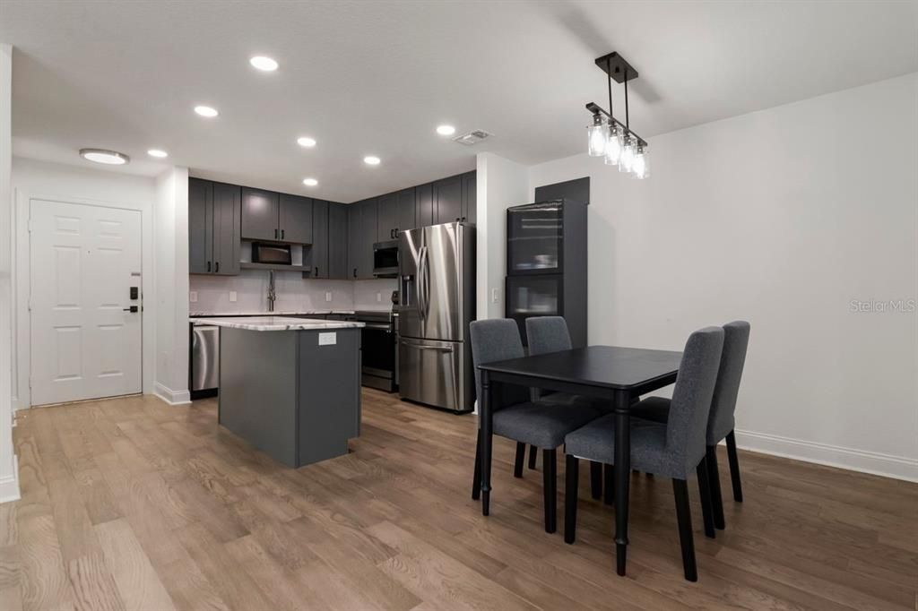 En Venta: $195,000 (2 camas, 2 baños, 1164 Pies cuadrados)